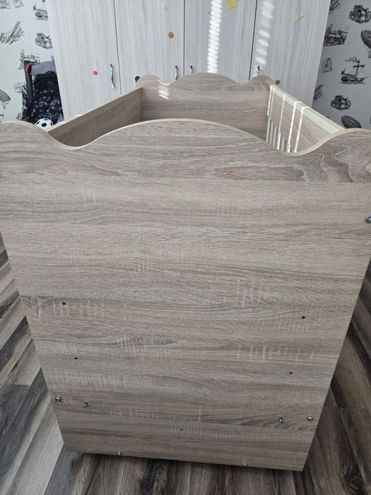 Продавам креватче 120/60