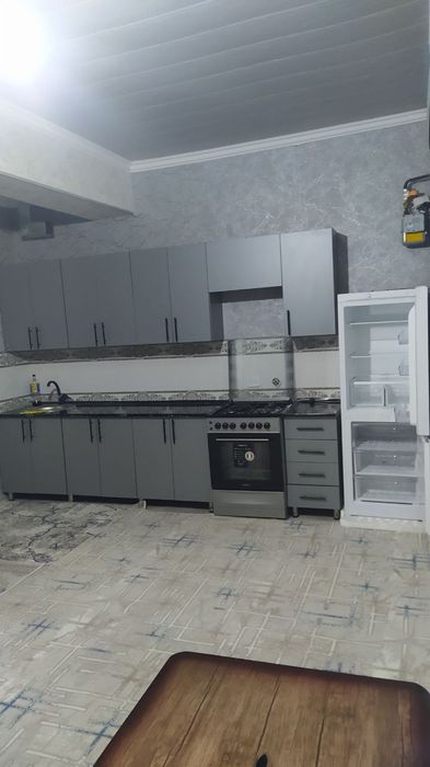 Navoiy shahri Sputnik qo'rg'onida 2 xona