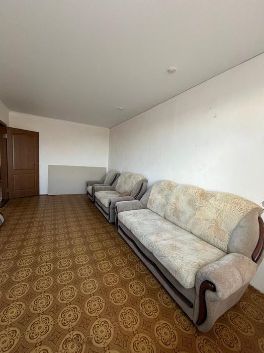 Продам 3 х комн. квар., 7 мкр, 83 дом,  5 этаж.