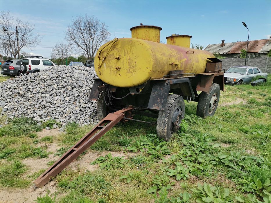 „Cisterna de apa pentru tractor