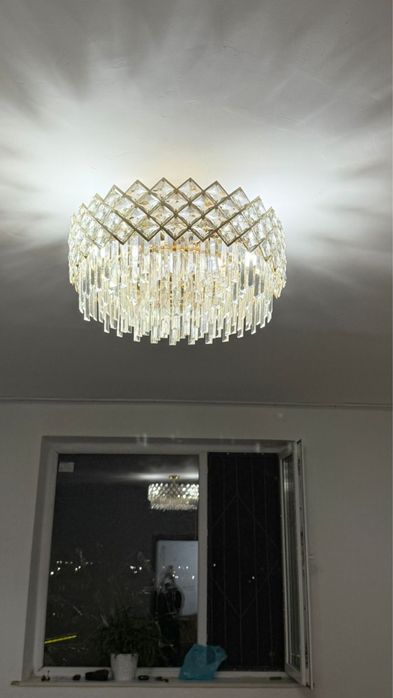 Люстра новая для зала