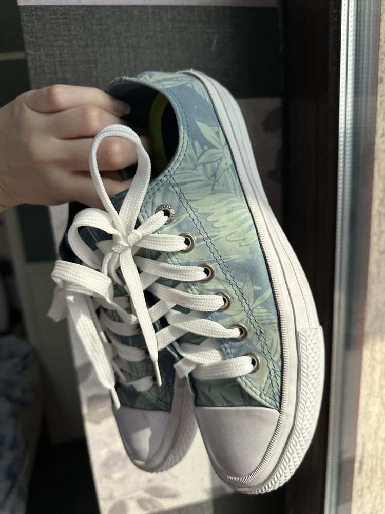 Обувки Converse