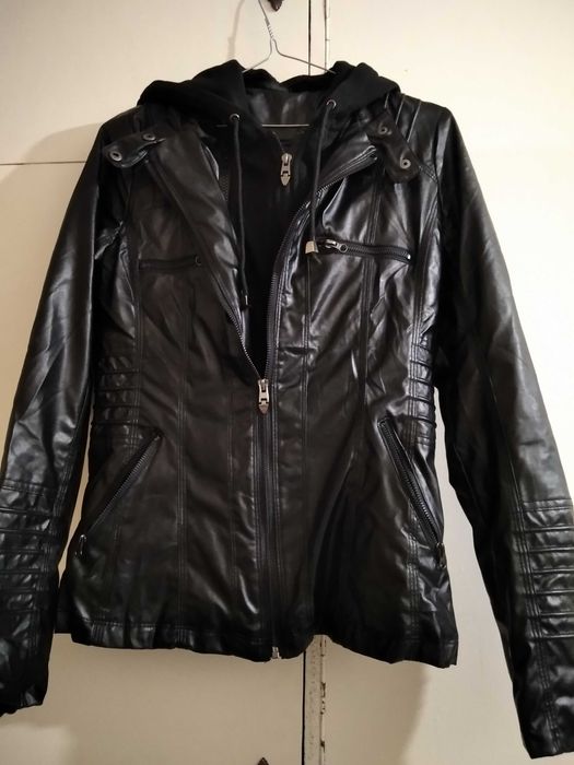 Черно кожено яке