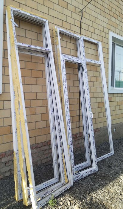 Продаются пластиковые двери и окна