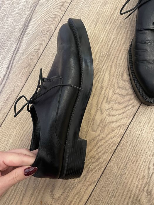 Черни обувки с остър връх от естествена кожа