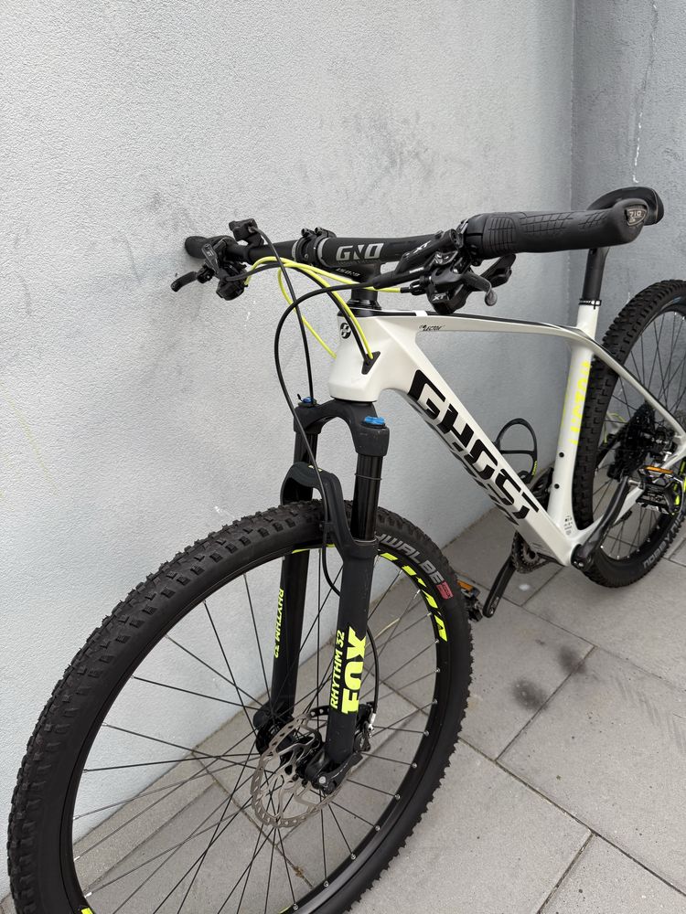 Bicicleta Ghost Lector carbon