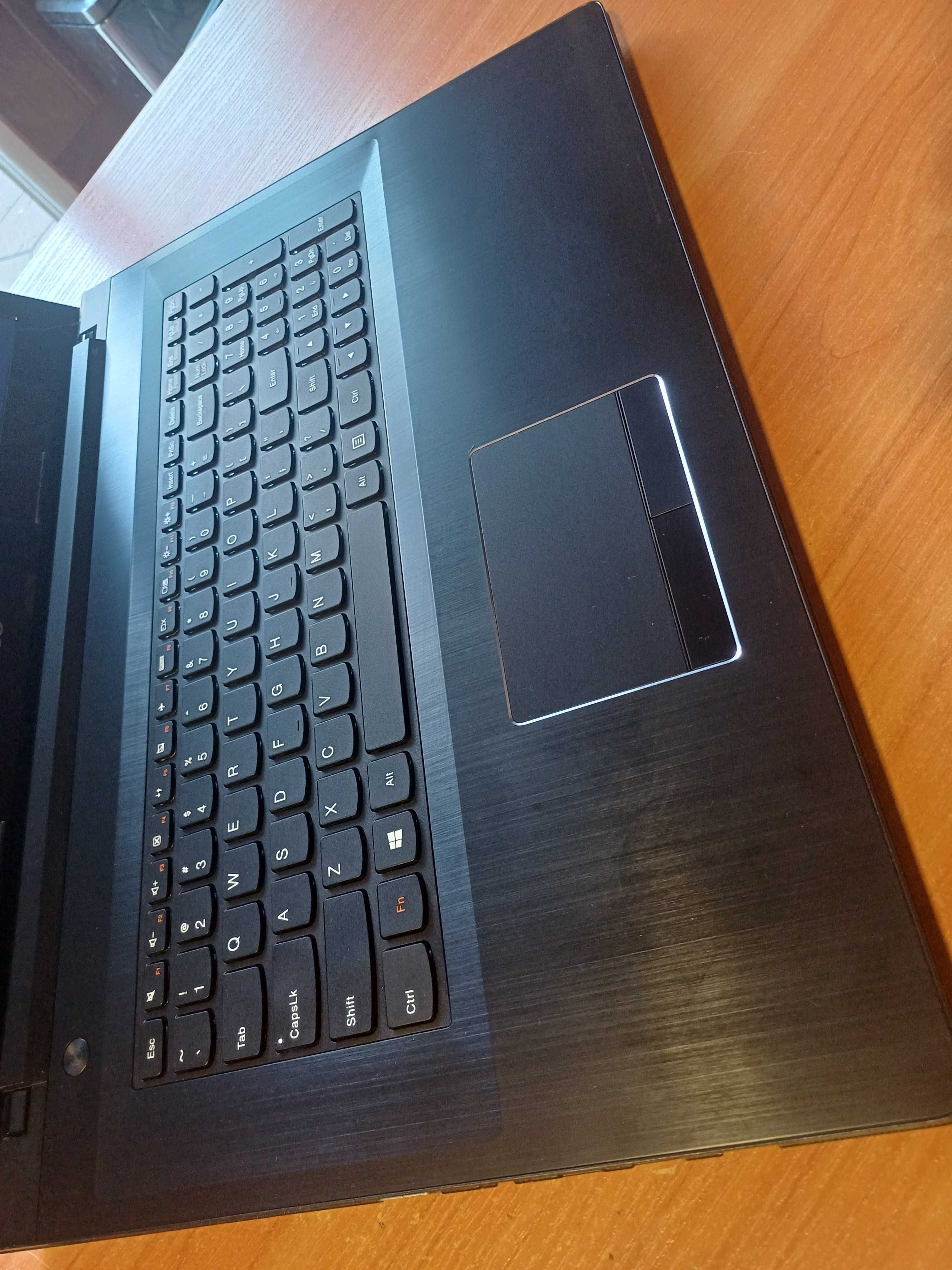 17.3" Голям лаптоп Lenovo Core™ i3-5005U/8GB-RAM/500GB HDD