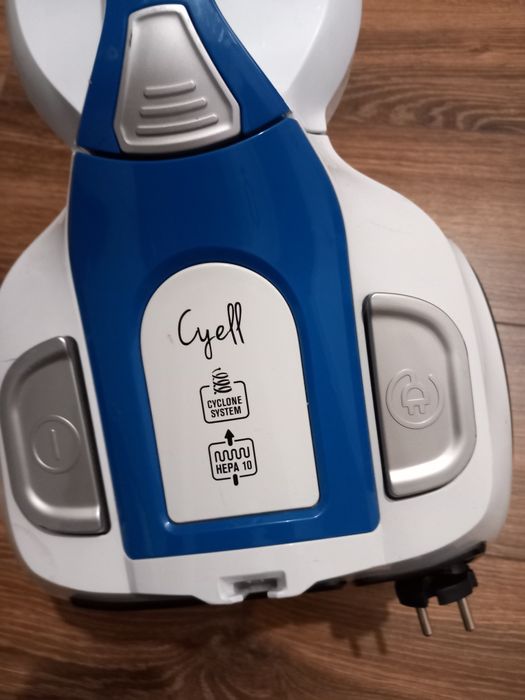 Vând aspirator Heinner