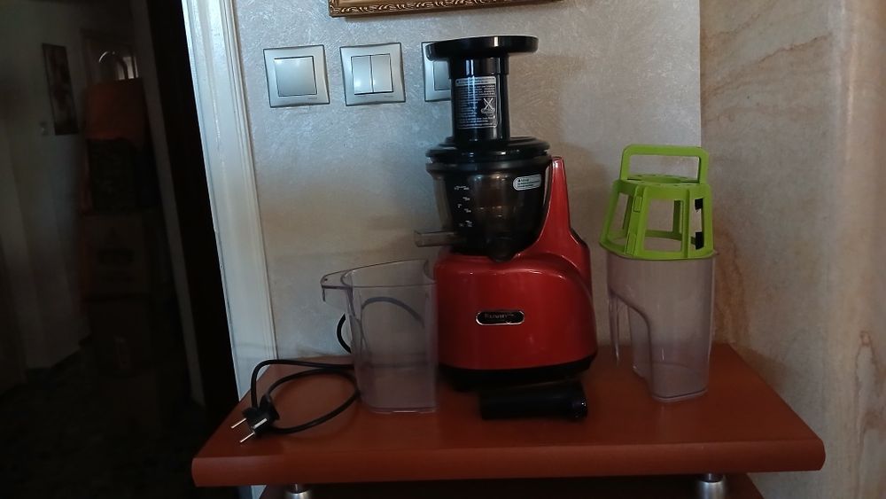 Сокоизтисквачка за плодове и зеленчуци Kuings  модел 950 SC.