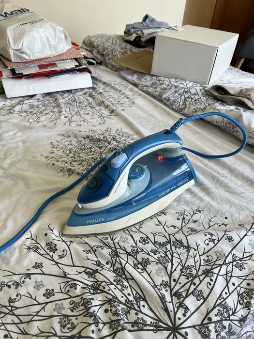 Fier de calcat Philips GC3721/02, talpa SteamGlide, 2400 W Steam boost