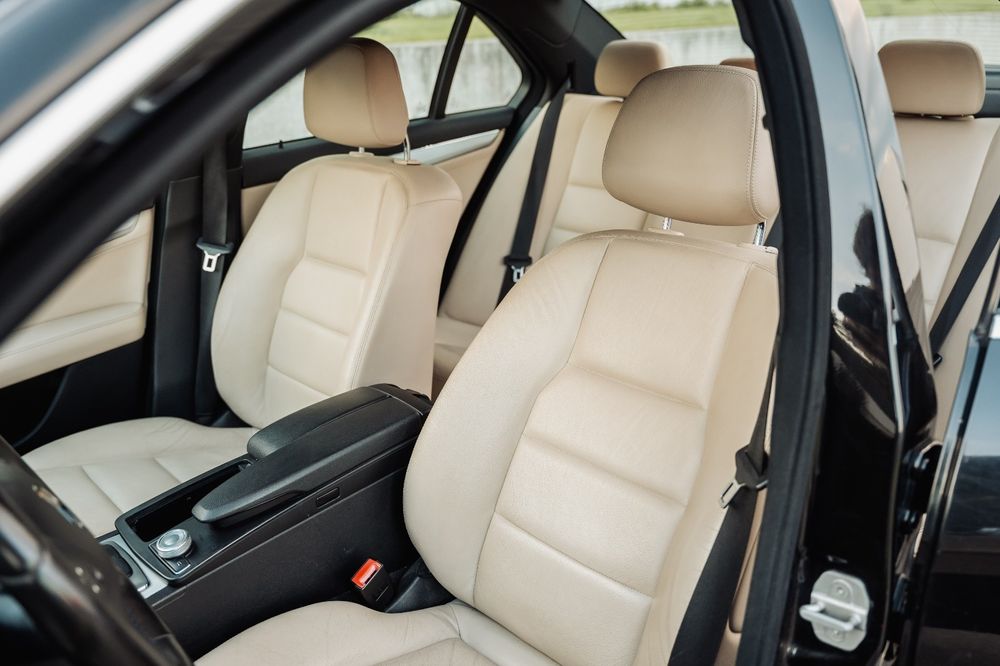 Mercedes-Benz C- Class w204