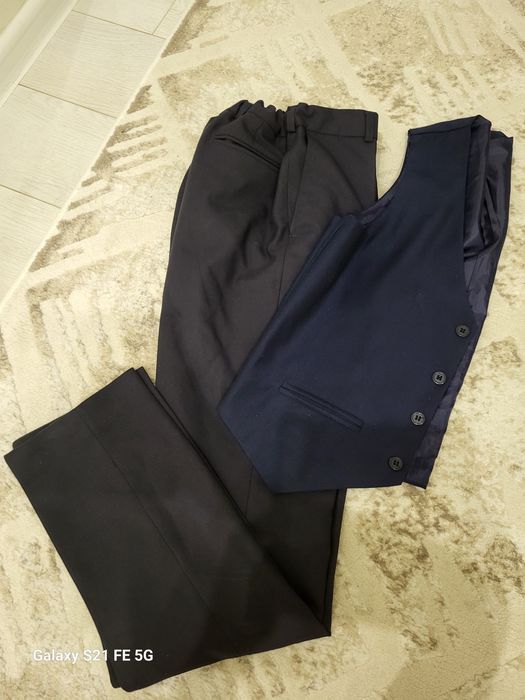 Продам брюки и жилет на мальчика в школу