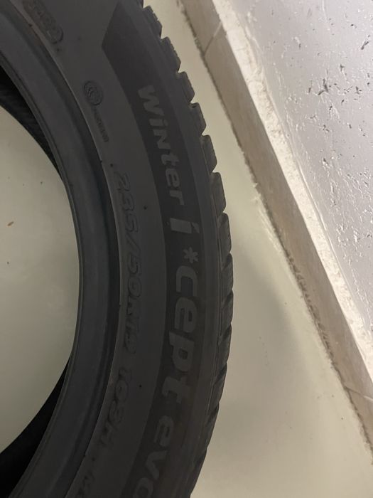 235 50 19 anvelope Hankook iarna