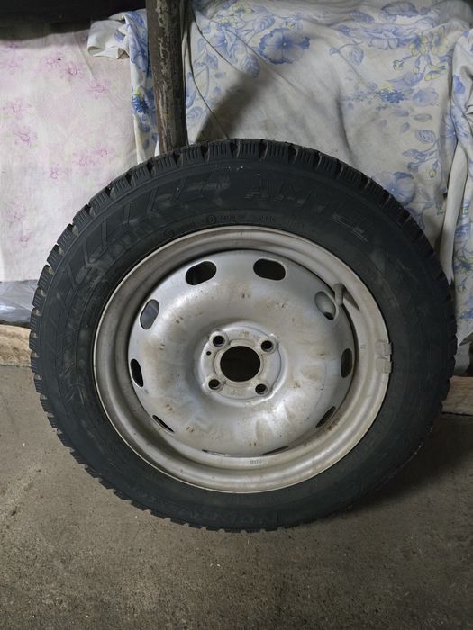 Продам колеса шипованные