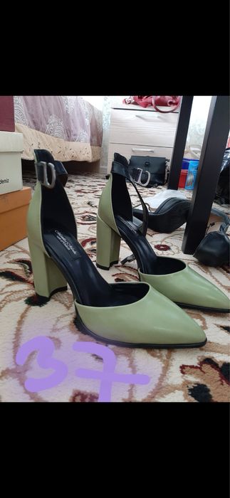 Срочно продаются туфли