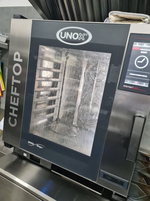 Mobilier aparatură bucatarie restaurant pizzerie