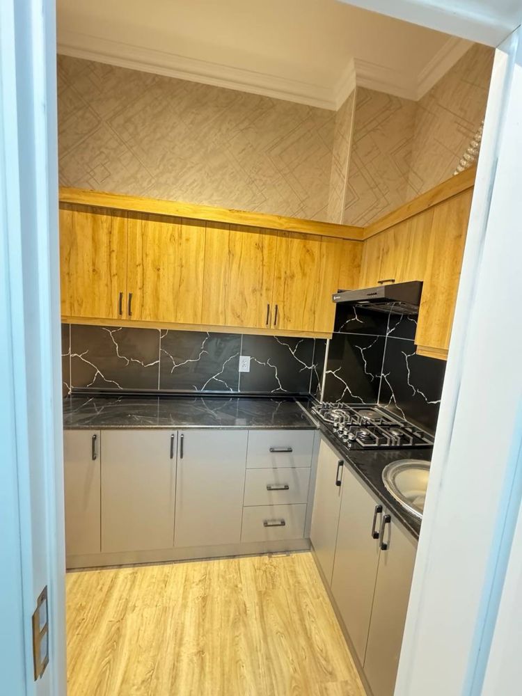 Продается 2 ком. Квартира на 10 этаже площадью 40 кв.м. В Микрорайоне