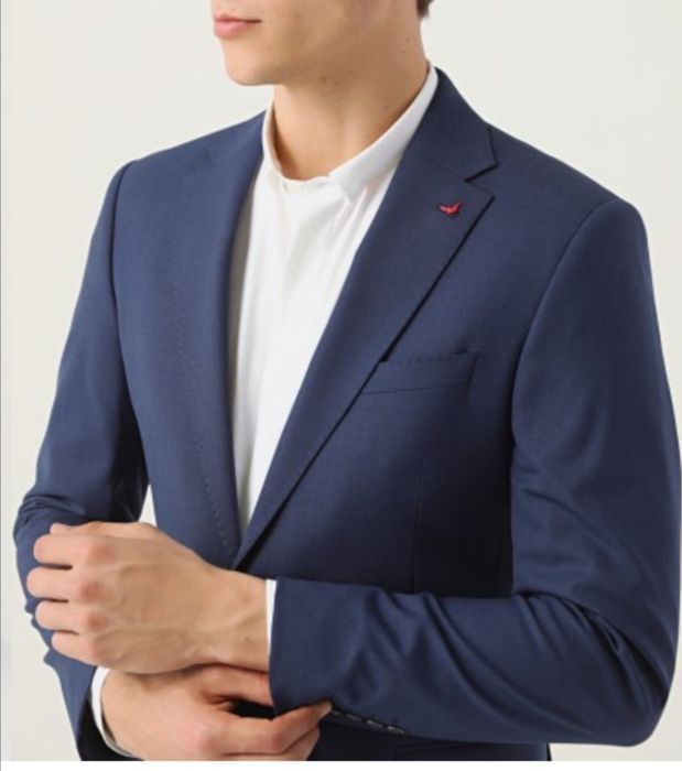 Costum M 52. Slim Fit