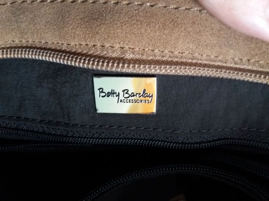 Чанта от естествен велур Betty Barclay
