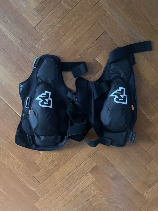 Race face ambush наколенки