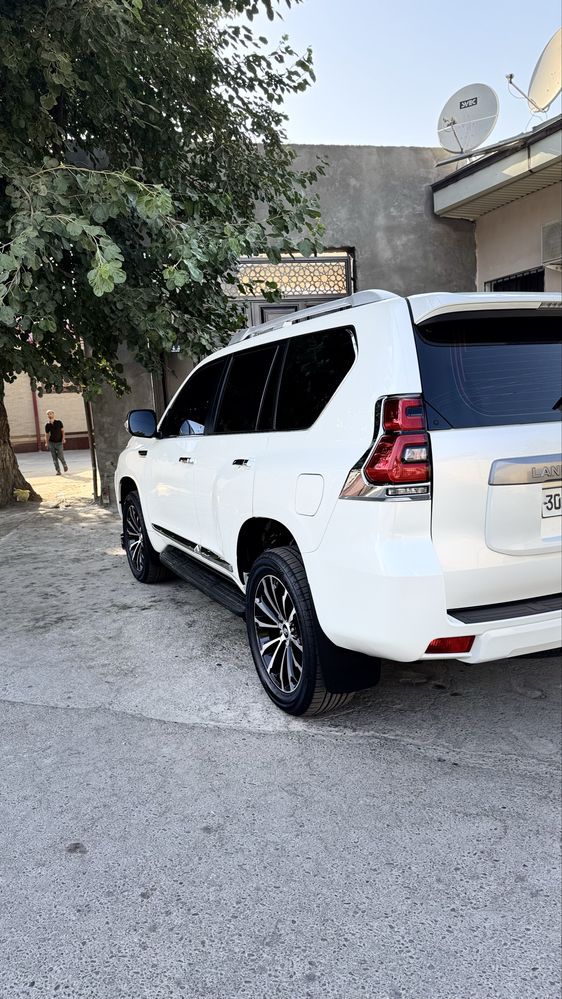 Toyota Land Cruiser 150