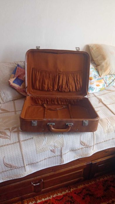 ретро куфар и чанта-кожени