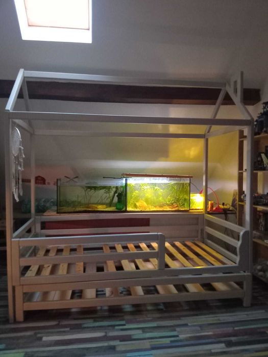 Vand pat de lemn Montessori cu pat suplimentar - stare foarte buna