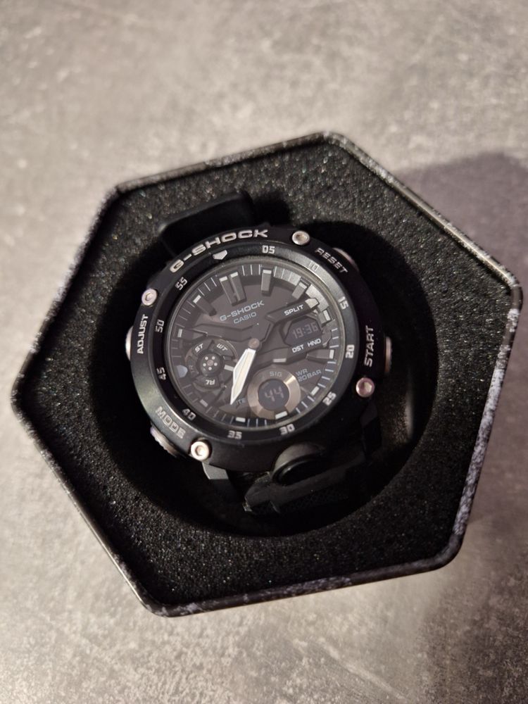 CASIO G - Shock GA - 2000