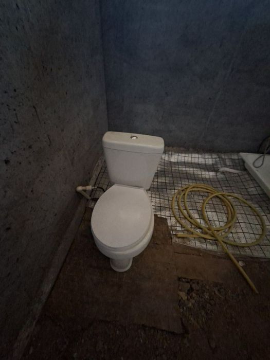 Ariston,eshik,unitaz,vanna hammasi yengi ishlatilmagan