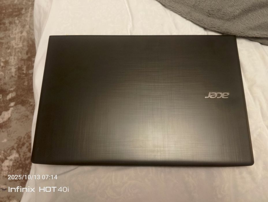 Noutbuk acer sotiladi