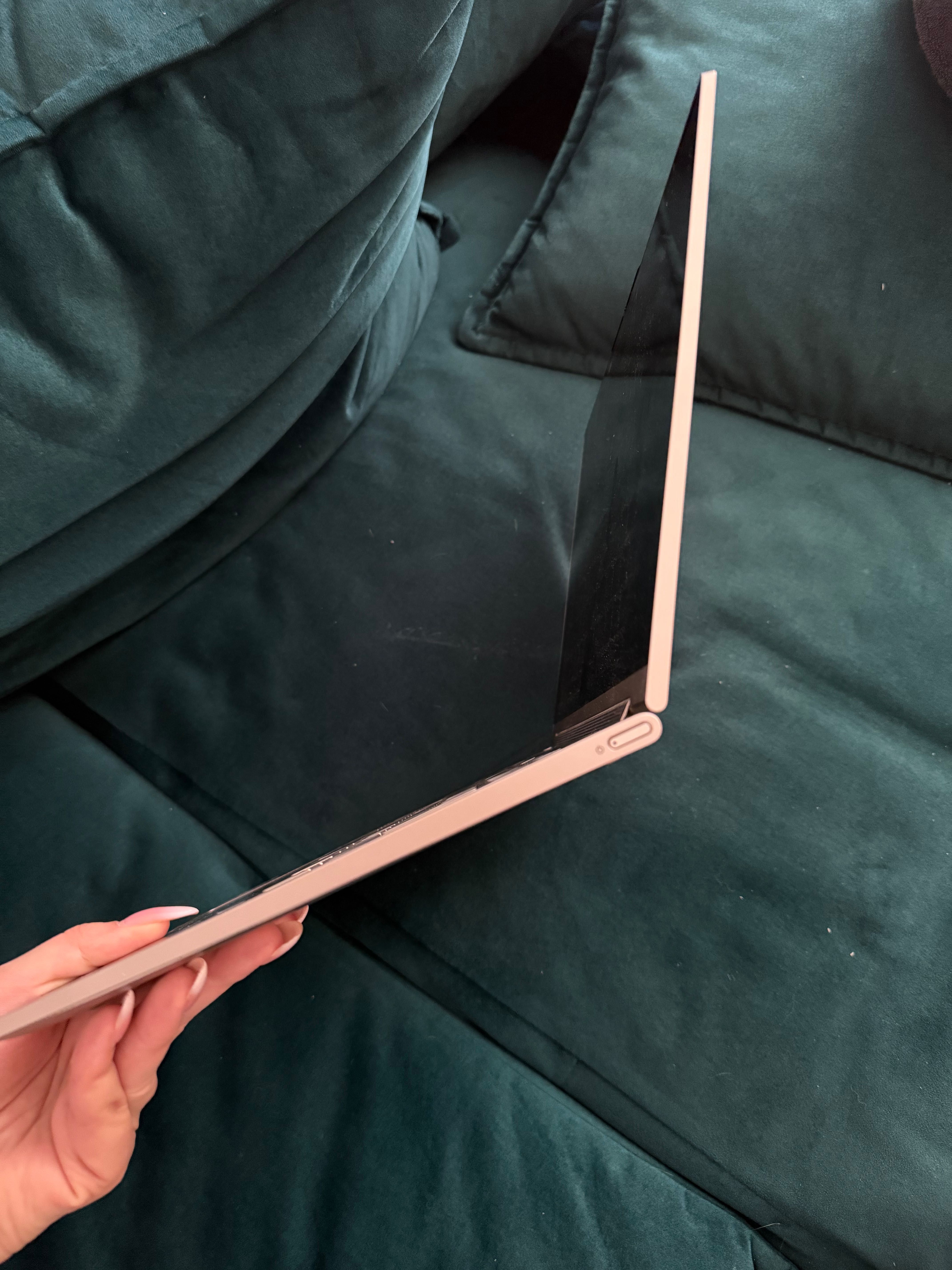 Лаптоп Lenovo YOGA