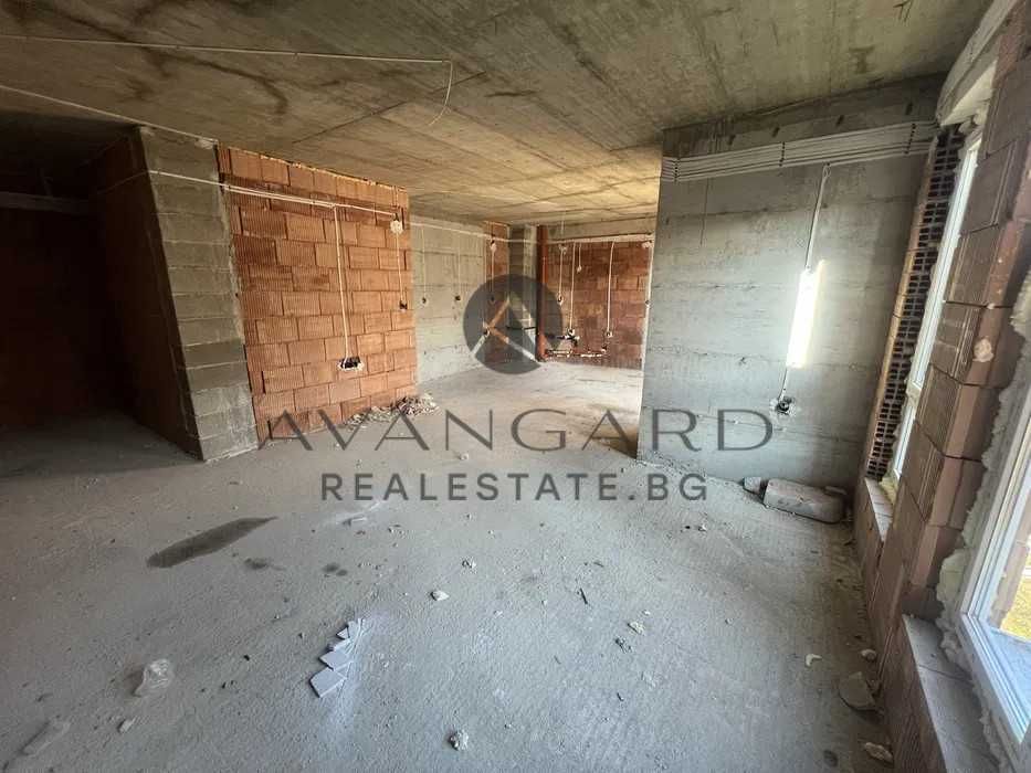 Продава се Тристаен апартамент в Пловдив, Остромила - 105 кв.м за 719 €/кв.м - Снимка #1