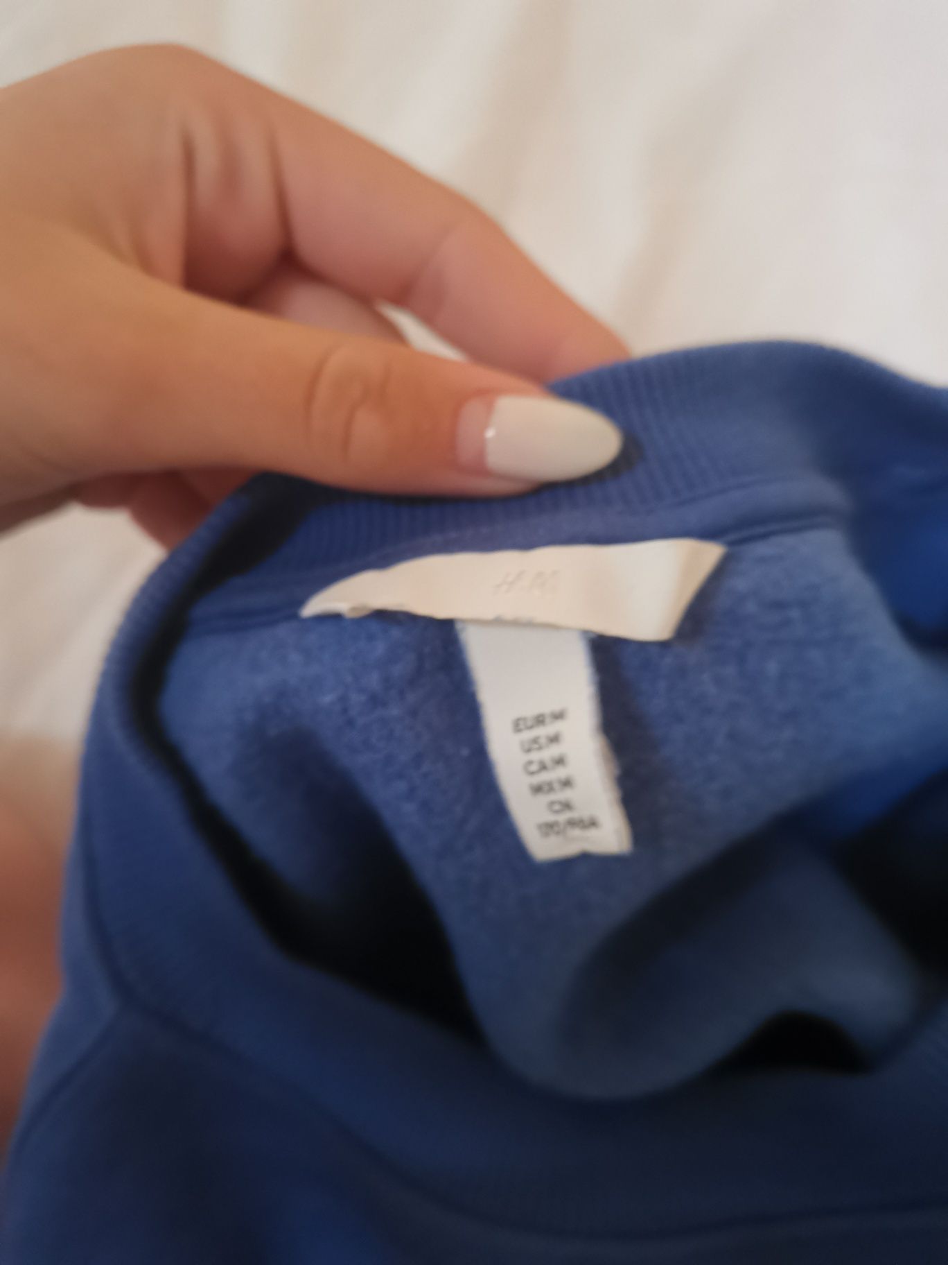 Продавам нова блуза H&M