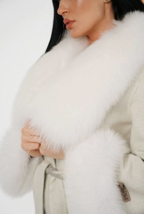 Палто с естествен косъм от сребърна лисица