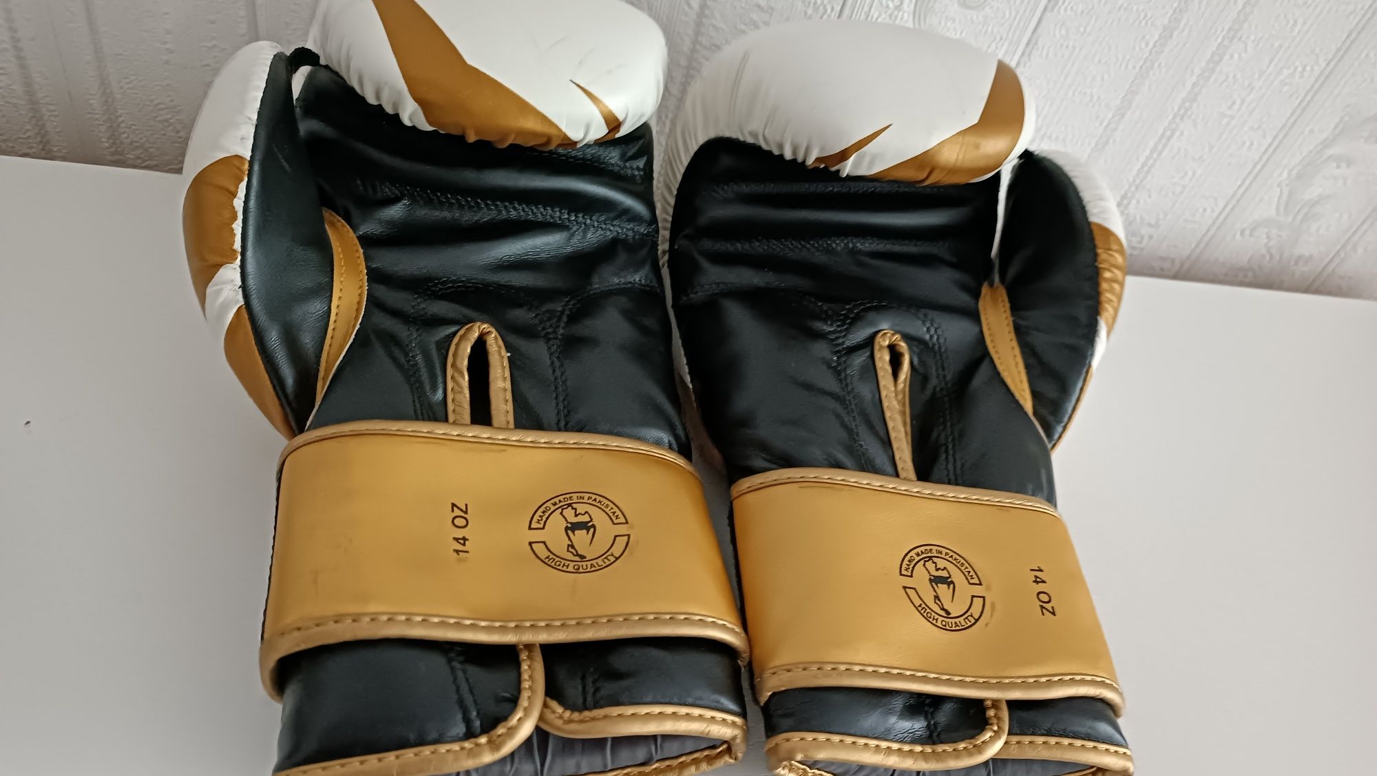 Перчатки для бокса взрослые