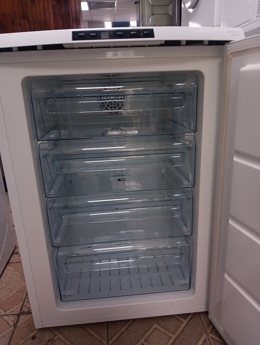 Като нов малък фризер с 4 чекмеджета АЕГ Aeg No Frost 2години гаранция