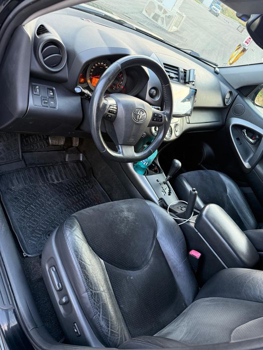 Toyota  RAV4- Automata !