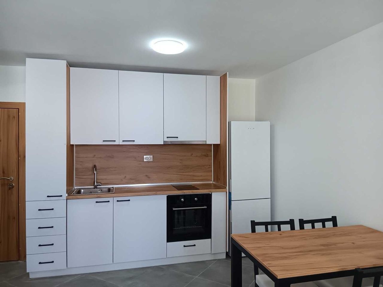 Дава се под наем Двустаен апартамент в София, Надежда 3 - 55 кв.м за 459 € - Снимка #3