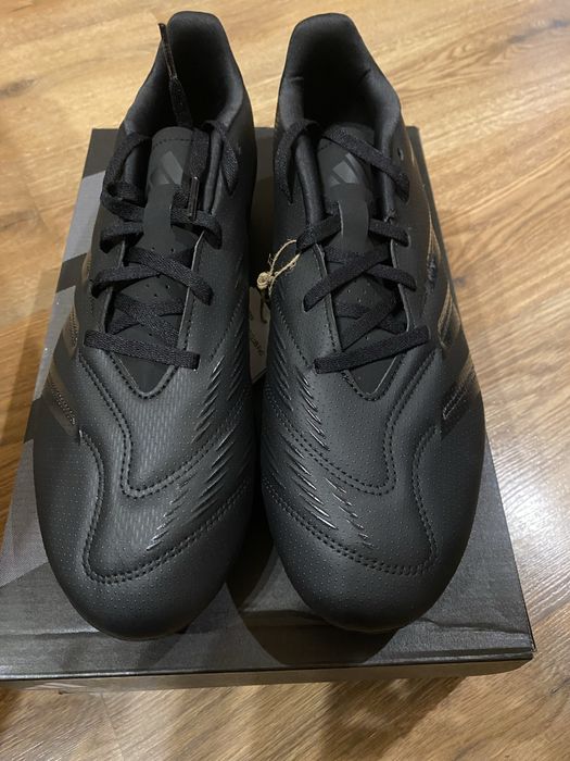 Нови Бутонки Adidas Predator club FxG