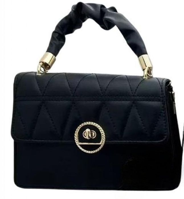 Чаровна дамска чанта в комплект с портмоне