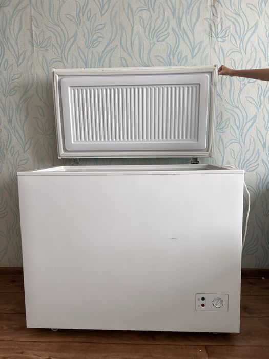 Морозилник б/у все работает