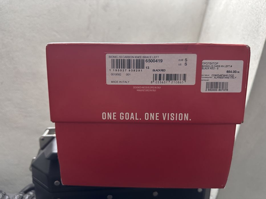 Alpine stars  BIONIC-10 CARBON шини наколенки