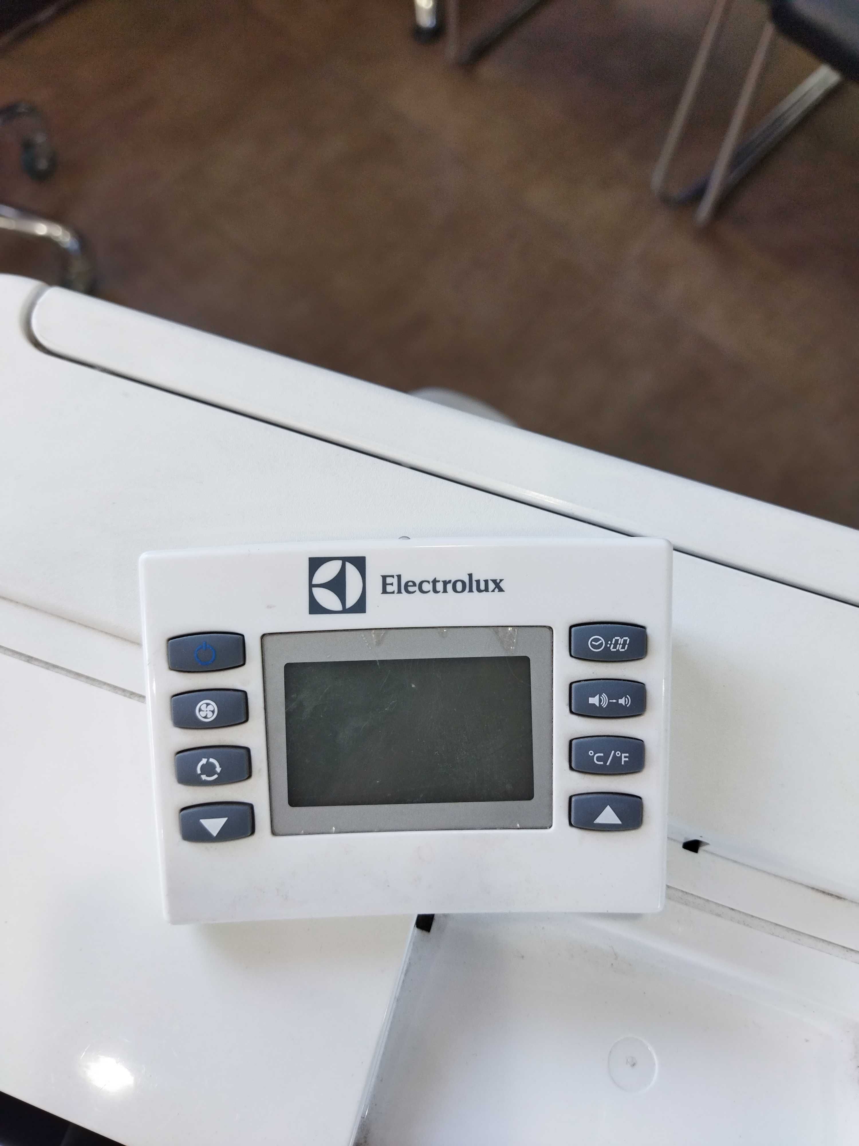 Мобильный кондиционер Electrolux EACM-14 EZ (Швеция),на 45 кв.метра