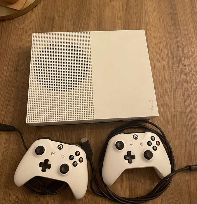 Xbox One S + 2 manete