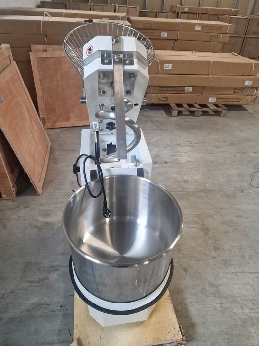 Malaxor aluat 30 l – 2 viteze – pentru 18 kg aluat – bol detasabil,NOU