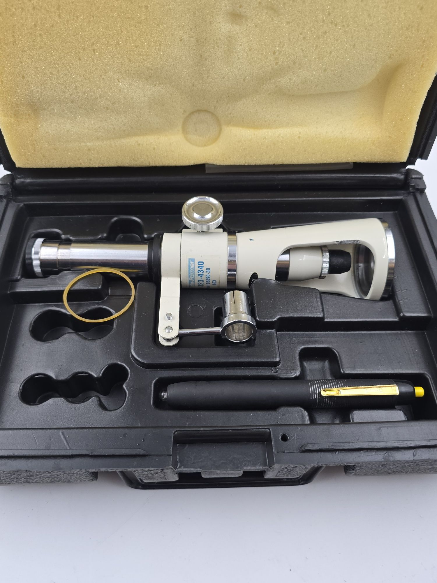 Microscop portabil