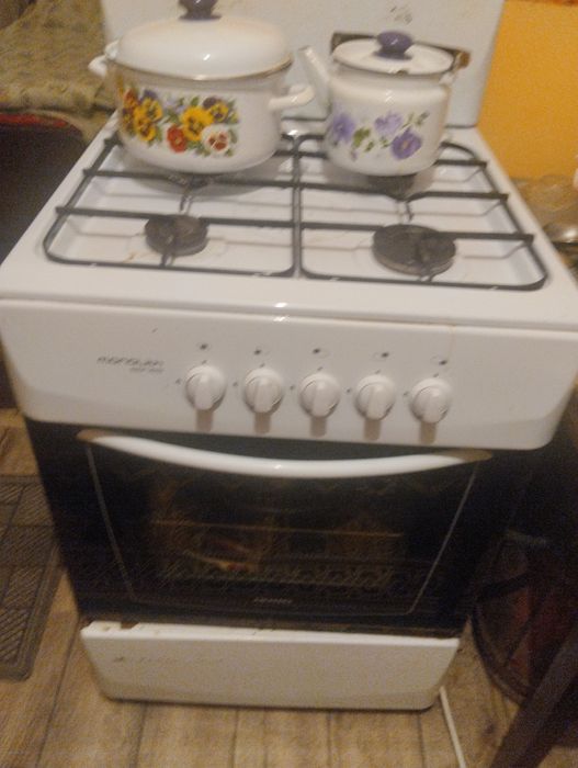 Газовая плита.4-х кофортный