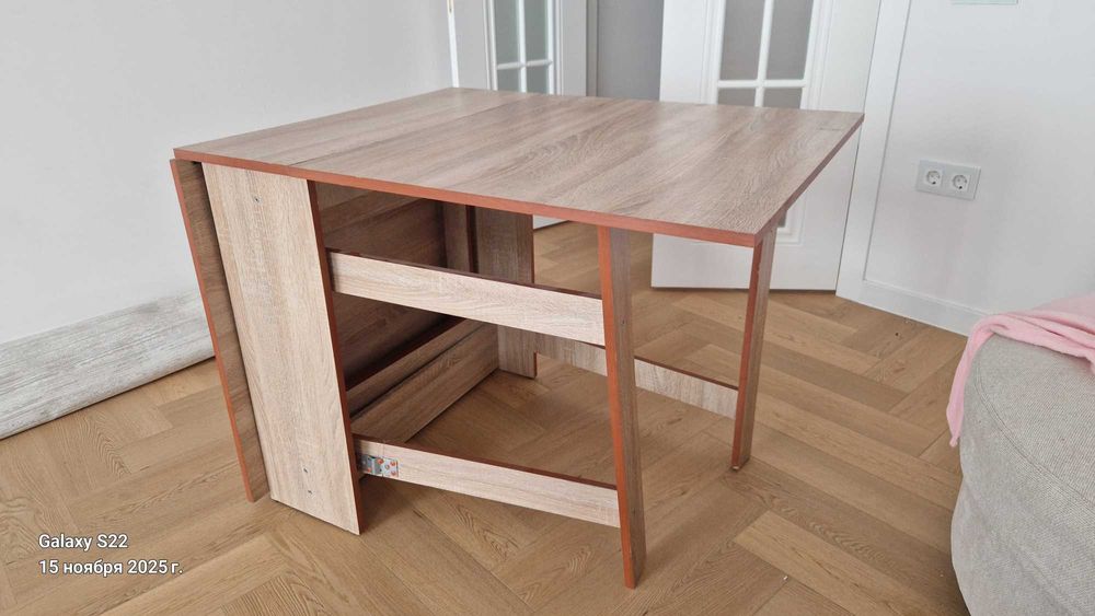 Стол книжный. Для дома