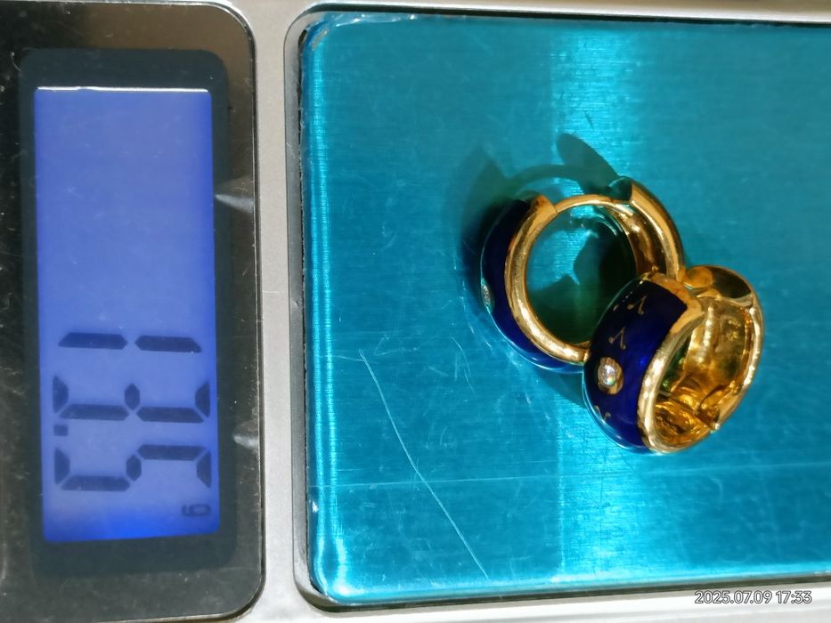 Vind cercei originali Faberge din aur 18kt