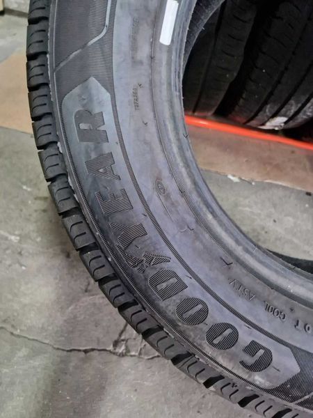 4 Goodyear R16С 215/65/ 
летни бусови гуми DOT2119